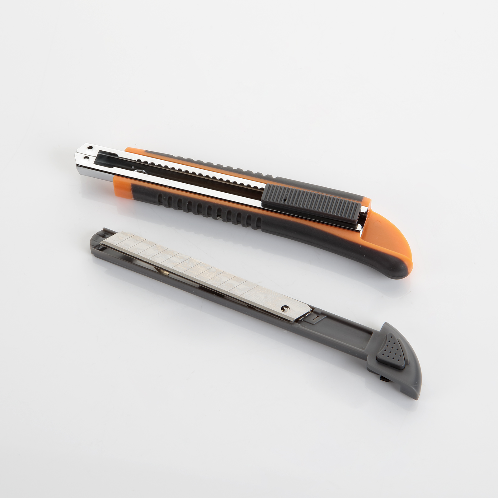 Cutter navaja + 10 cuchillas trapezoidal - Lafuente